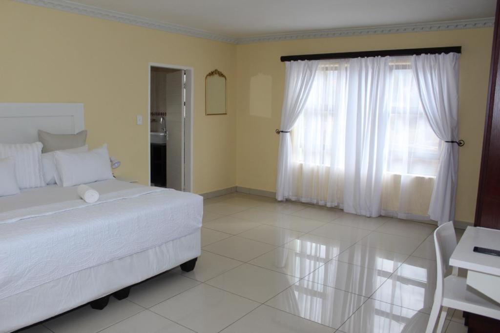 Dineo'S Lodge And Spa Burgersfort Luaran gambar