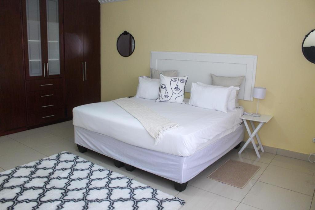 Dineo'S Lodge And Spa Burgersfort Luaran gambar