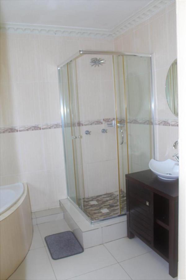 Dineo'S Lodge And Spa Burgersfort Luaran gambar