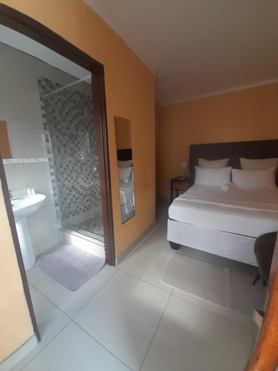 Dineo'S Lodge And Spa Burgersfort Luaran gambar