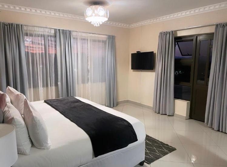 Dineo'S Lodge And Spa Burgersfort Luaran gambar